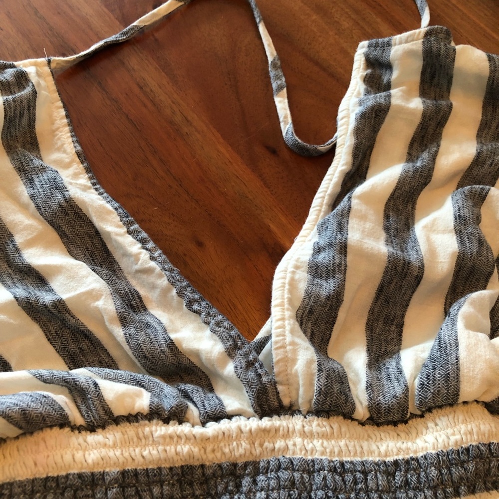 Striped Romper. American Eagle. Size small - Picture 4 of 6